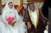 ازدواج داماد ۹۲ ساله با عروس ۲۲ ساله/ عکس