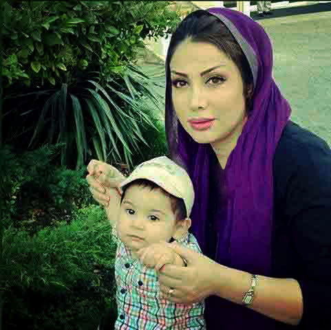 همسر محسن چاوشی به همراه فرزندش زانکو/ عکس