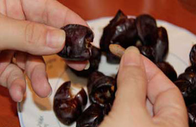 ایده ای زیبا برای تزئین خرما + آموزش تصویری