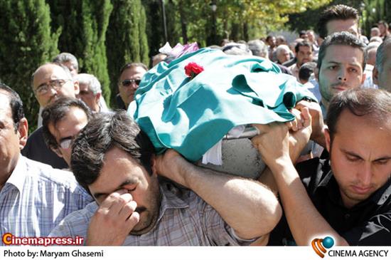 تشییع جنازه بازیگری که بعد از 3 روز جنازه&zwnj;اش پیدا شد