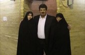 مهدی هاشمی رفسنجانی به همراه مادر و همسرش/ عکس