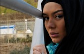 بازیگر زن معروف در حال لباس شستن / عکس