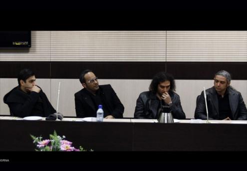 دیدار خوانندگان مشهور پاپ با فرمانده پلیس/ عکس