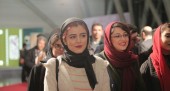عکس های مردم و هنرمندان در حاشیه جشنواره فیلم فجر