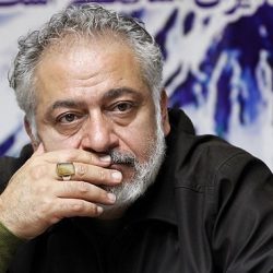 بازیگر مرد ایرانی در کنار دو خواننده لس انجلسی معروف به 25 باند