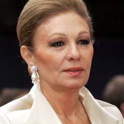 عکس جدید فرح پهلوی در 78 سالگی در حال بازی و تفریح
