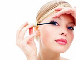 عوارض استفاده از مواد آرایشی برای پوست و کلیه ها و مغز