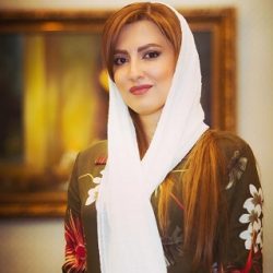عکسی جذاب از سمیرا حسینی در جشن تولد خواهرش