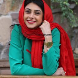 عکسهای آزاده صمدی با استایل و ژست متفاوت