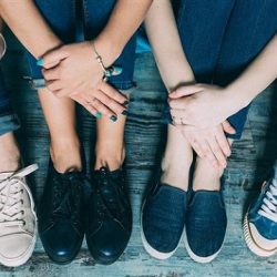 8 ترفند مهم برای شیک پوشی با لباس جین