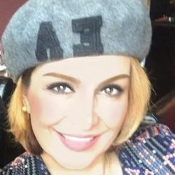 سلفی ماهچهره خلیلی با خواننده زن ایرانی