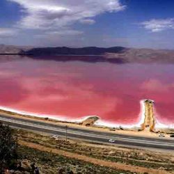 دریاچه مهارلو کجاست؟