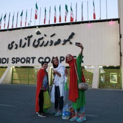 عکس دختران ایرانی در ورزشگاه آزادی بازی ایران بولیوی