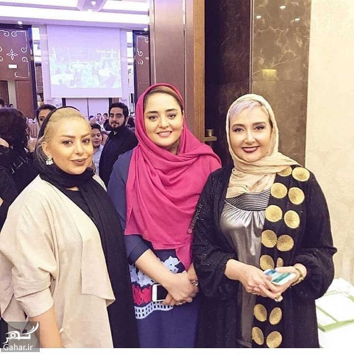 عکس کتایون ریاحی با رنگ موی یاسی در کنار نرگس محمدی