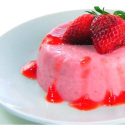 طرز تهیه پاناکوتا توت فرنگی ویژه شب یلدا