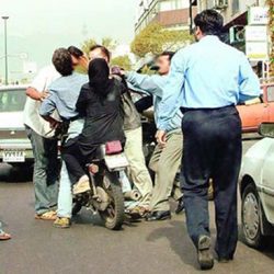 روانشناسی فحش دادن : چرا به خواهر و مادر و عمه فحش می دهند؟