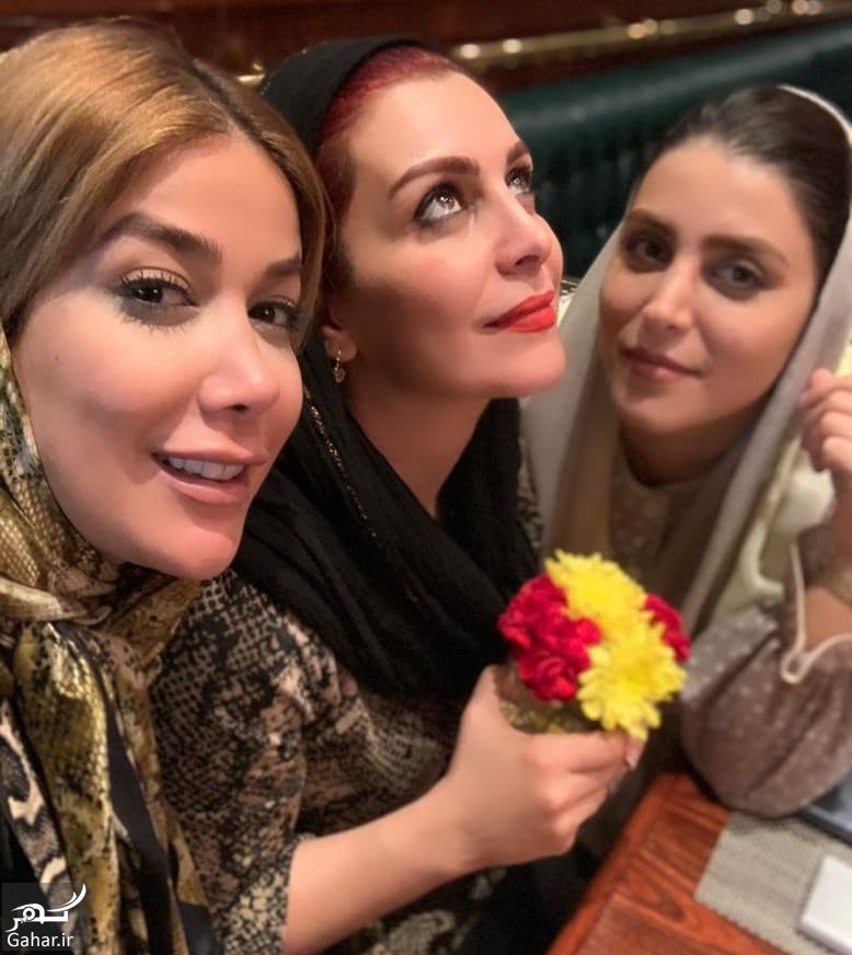 سلفی ماهچهره خلیلی با خواننده زن ایرانی