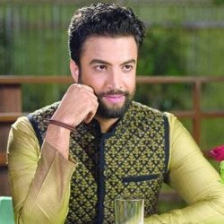 نگاهی به زندگی بنیامین بهادری