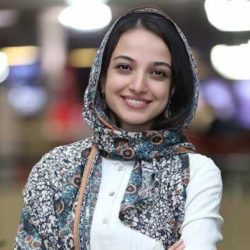 تیپ طلا معتضدی با شلوار عجیب کنار ندا جبرئیلی!