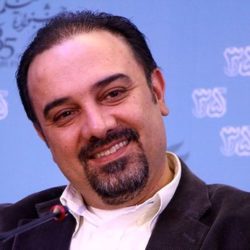 عکس برزو ارجمند در کنار خوانندگان لس آنجلسی