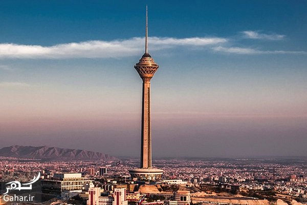 کج شدن برج میلاد بخاطر یک گودال بزرگ!