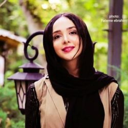 عکسهای زیبای المیرا دهقانی در اکران دندان مار