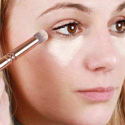 نکات آرایشی برای چشم های حساس