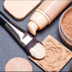 آرایش صورت با کرم پودر بهتر است یا پنکیک؟