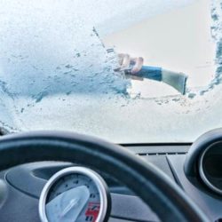 راه کارهایی برای جلوگیری از یخ زدگی شیشه ماشین