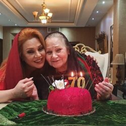 نسرین مقانلو در تولد 70 سالگی مادرش / 5 عکس