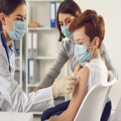 آنچه درباره واکسیناسیون کودکان و دانش آموزان باید بدانید