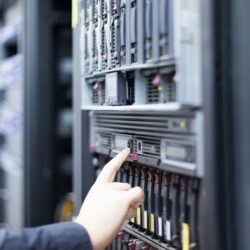 سرور مجازی چیست؟ کاربرد VPS اروپا