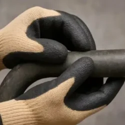 دستکش و عینک ایمنی مناسب شغل شما کدام است؟