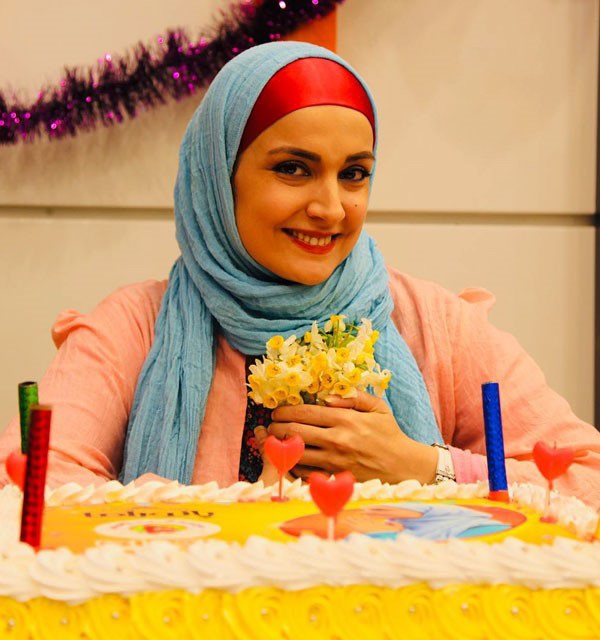 بیوگرافی آزاده آل ایوب معروف به خاله نرگس + ازدواج و عکس ها