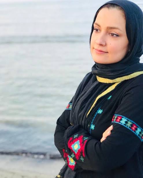 بیوگرافی آزاده آل ایوب معروف به خاله نرگس + ازدواج و عکس ها